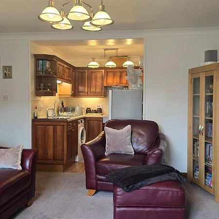 Lyndale Self-Catering Apartment Sleeps 4 Windermere Kültér fotó