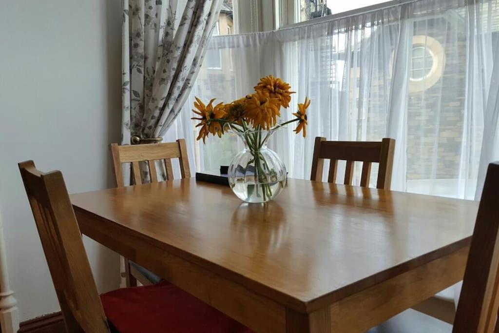 Lyndale Self-Catering Apartment Sleeps 4 Windermere Kültér fotó