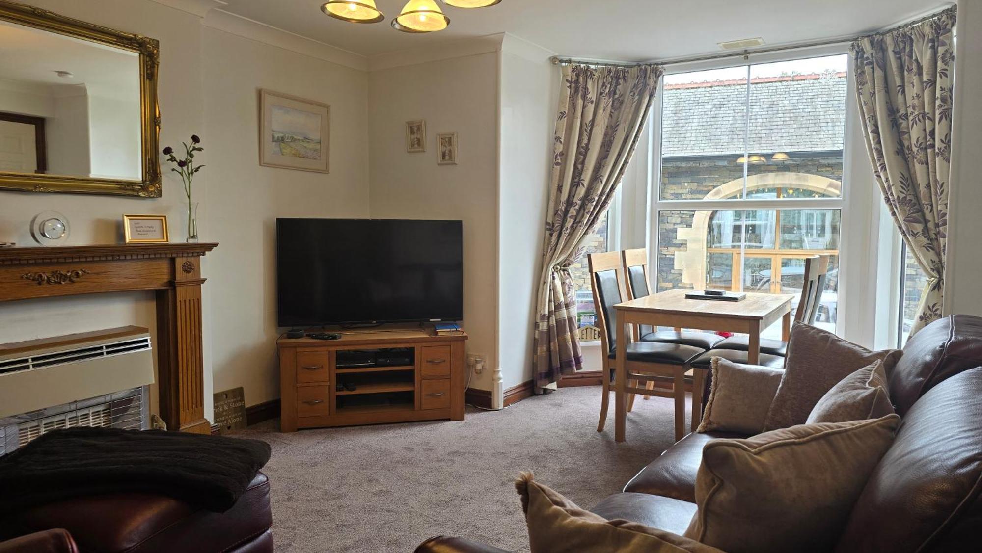 Lyndale Self-Catering Apartment Sleeps 4 Windermere Kültér fotó